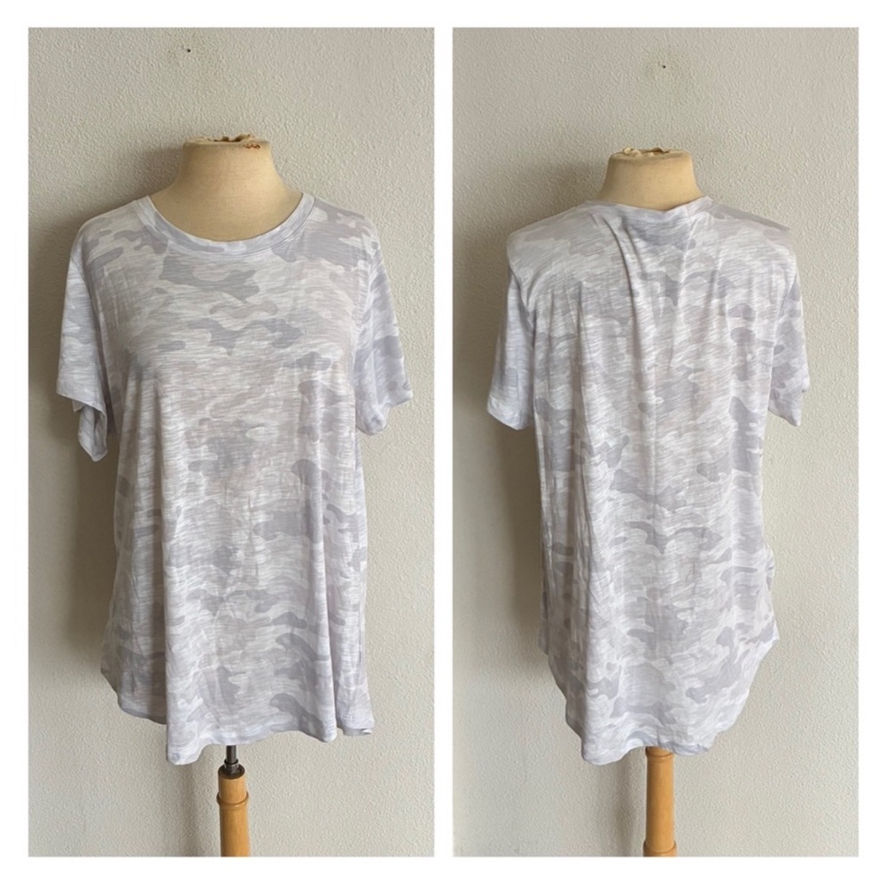 ❤️$10 Torrid camo shirt